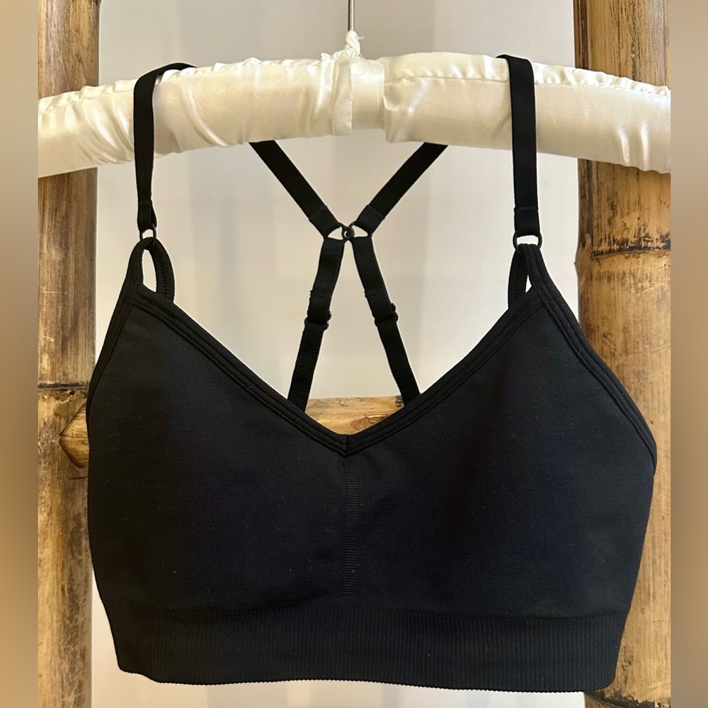 ATHLETA black sports bra in NEW condition size S